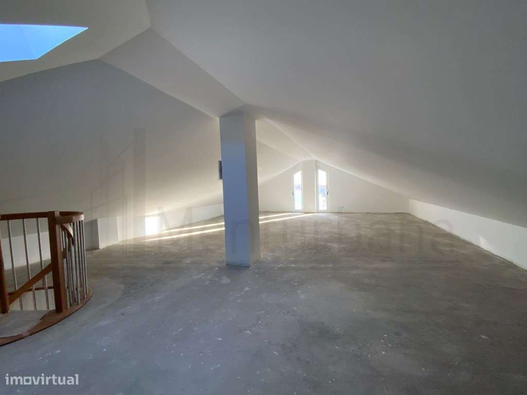 MORADIA T4 EM CONDOMÍNIO COM PISCINA - SÃO PEDRO DO ESTORIL - ESTORIL-32