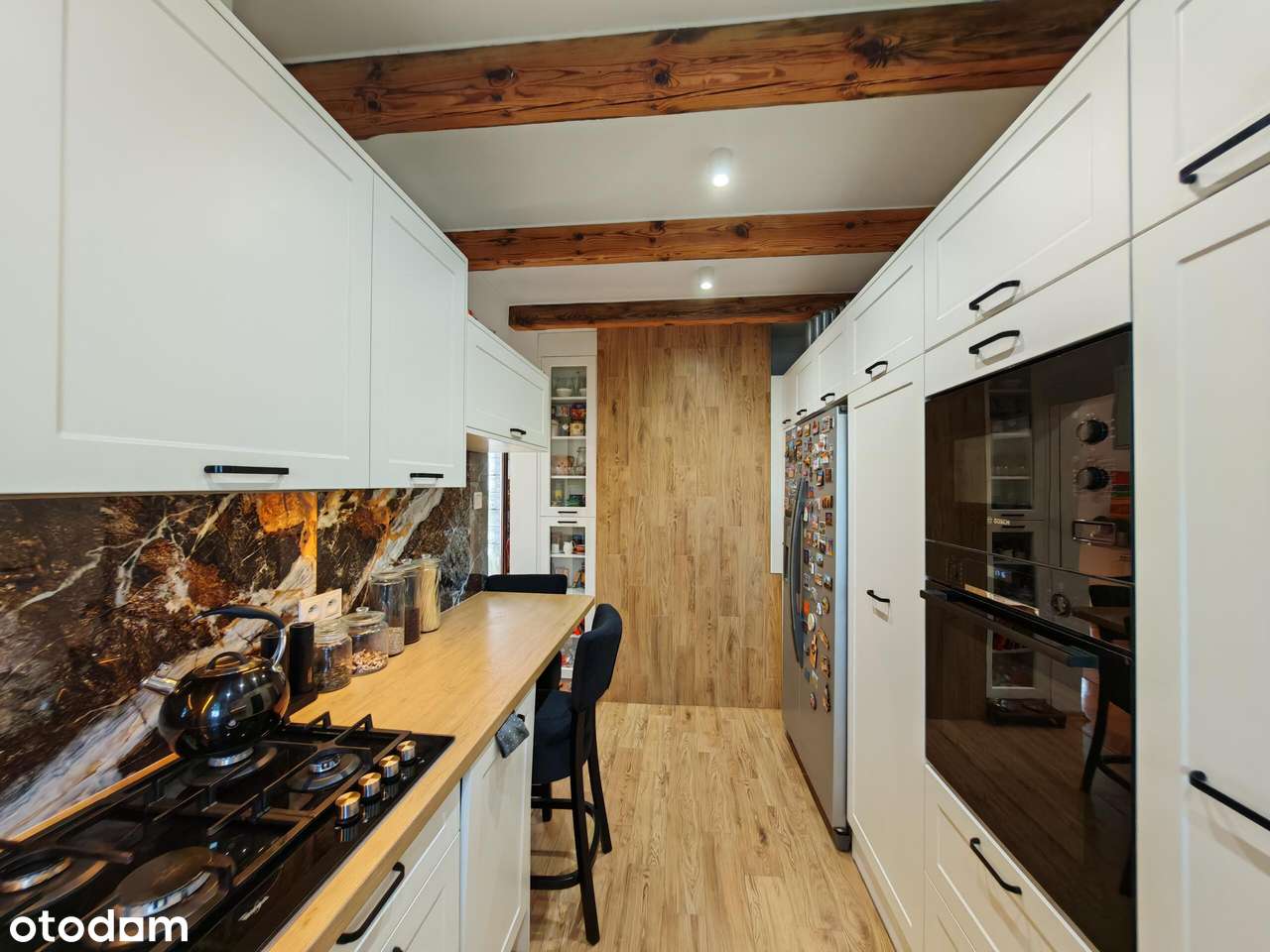 Dom w centrum Łomianek z pięknym ogrodem-5