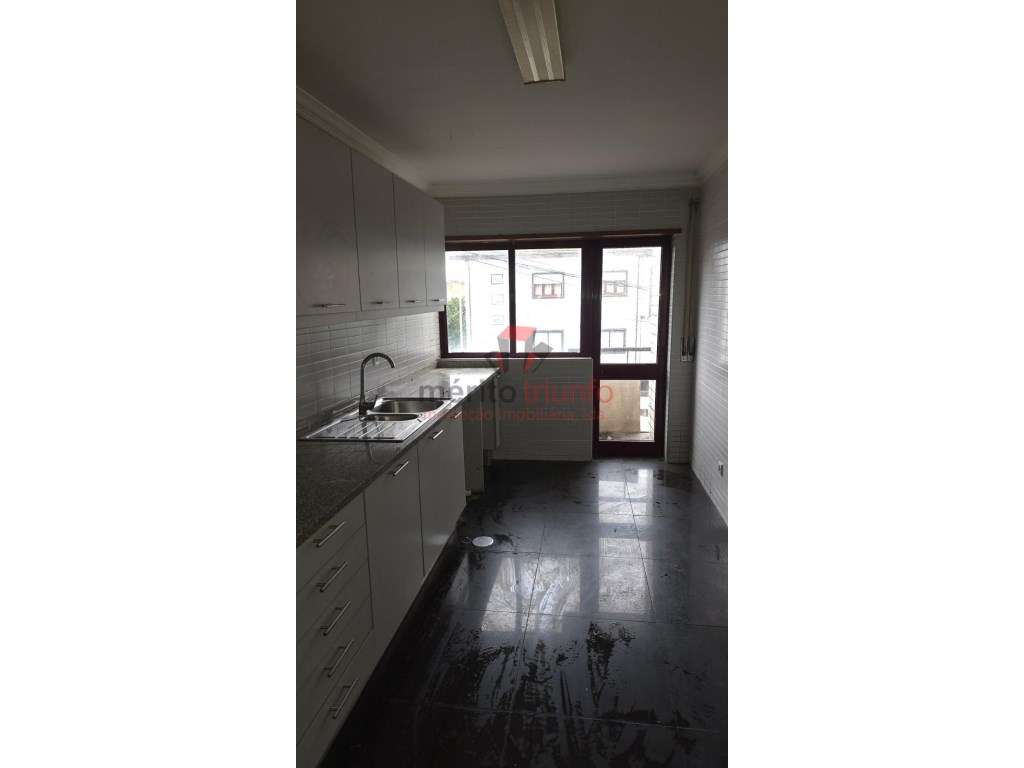 * Oferta Escritura e Registo- Apartamento T2 - São Mamede Infesta - Grande imagem: 5/13