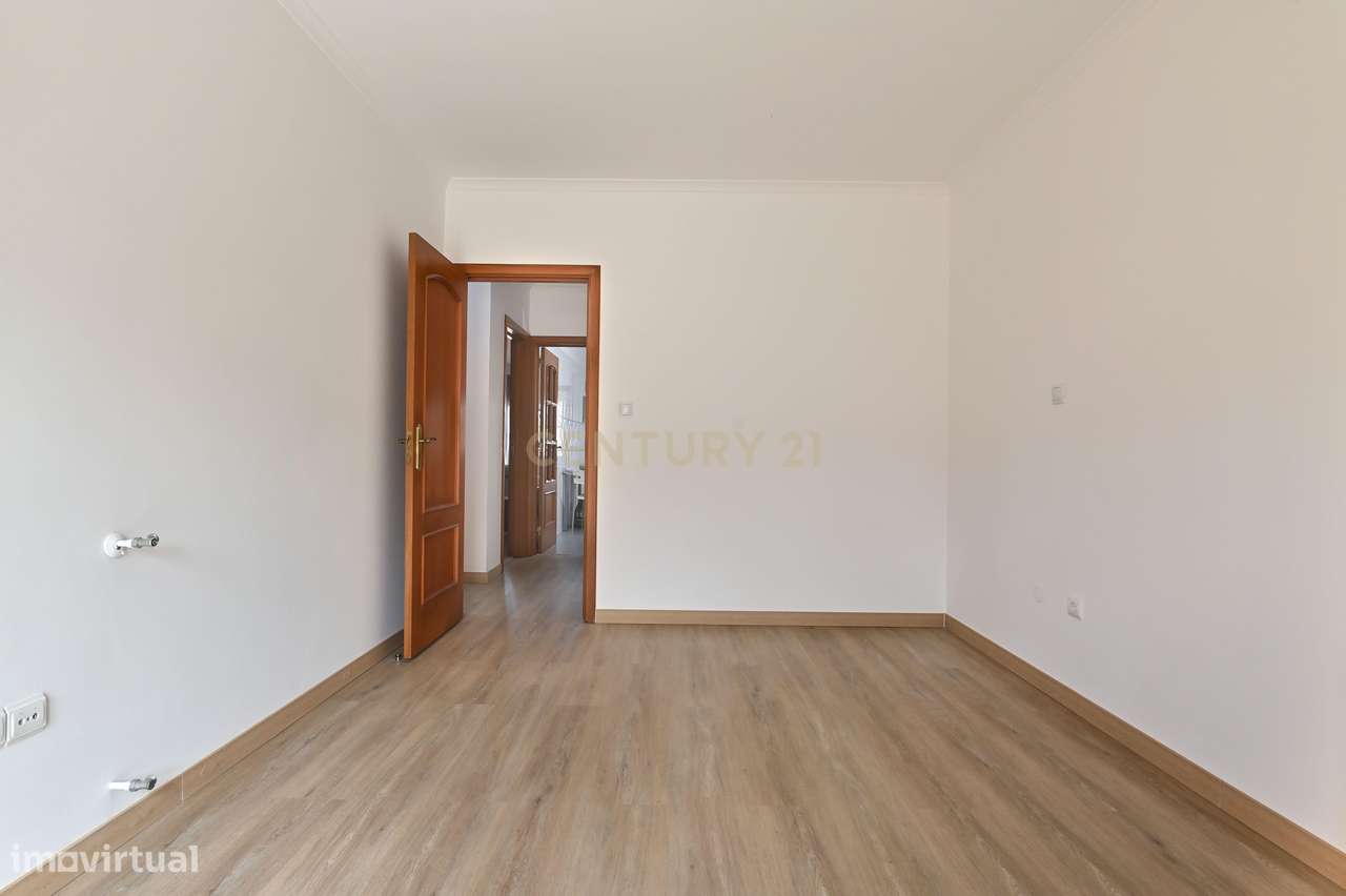 Apartamento T2 em Milharado, com terraço e parquemento-15