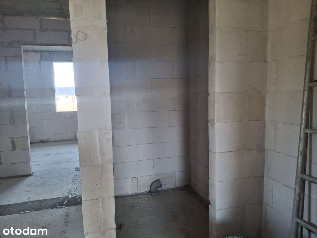 Działka budowlana z domem w stanie surowym-14