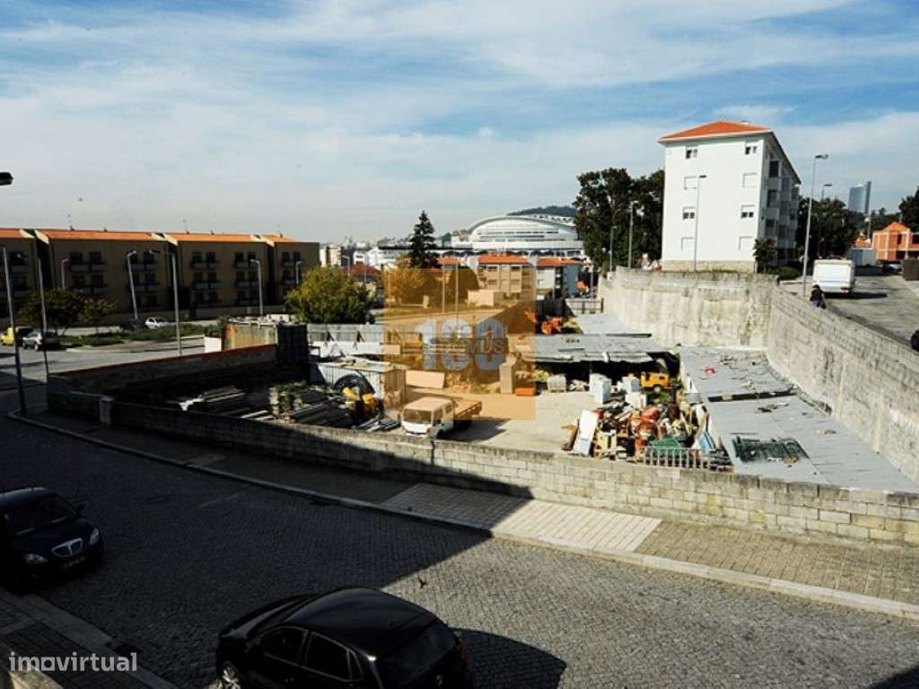 Terreno em Campanhã - Grande imagem: 3/3