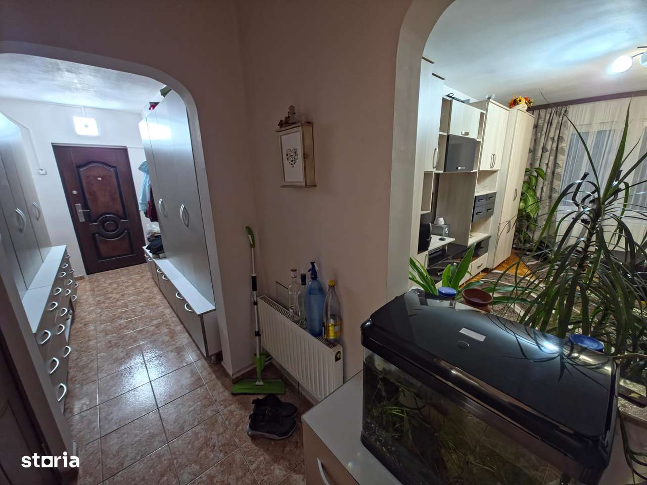 De vanzare apartament cu 3 camere + garaj pe strada Rodniciei - Imagine principală: 2/12