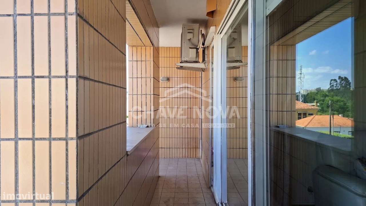Apartamento T3 c/garagem Box em Valadares-11