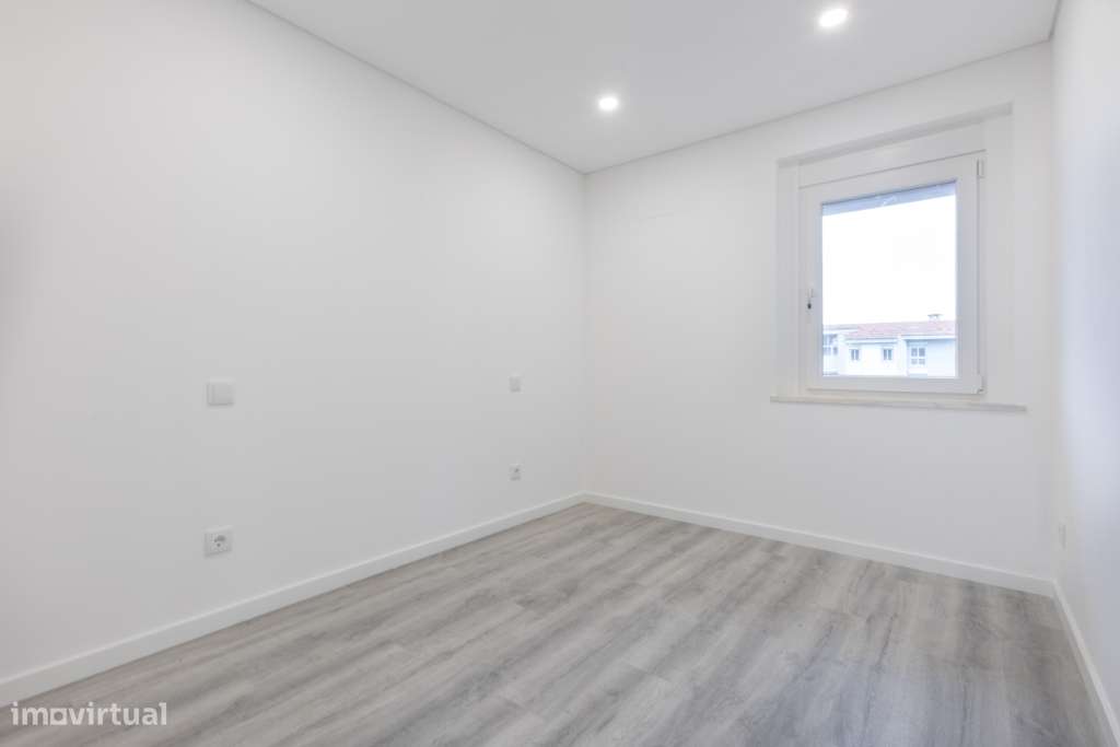 T2 remodelado / Novo com vista parcial Rio.-10