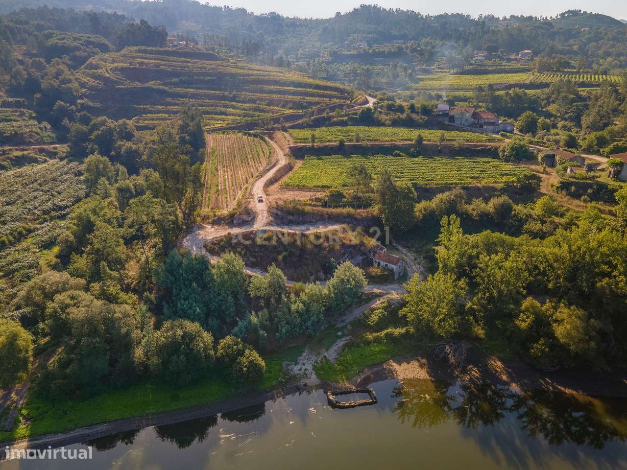 Quinta com frente Rio Tâmega, Amarante - Grande imagem: 4/23