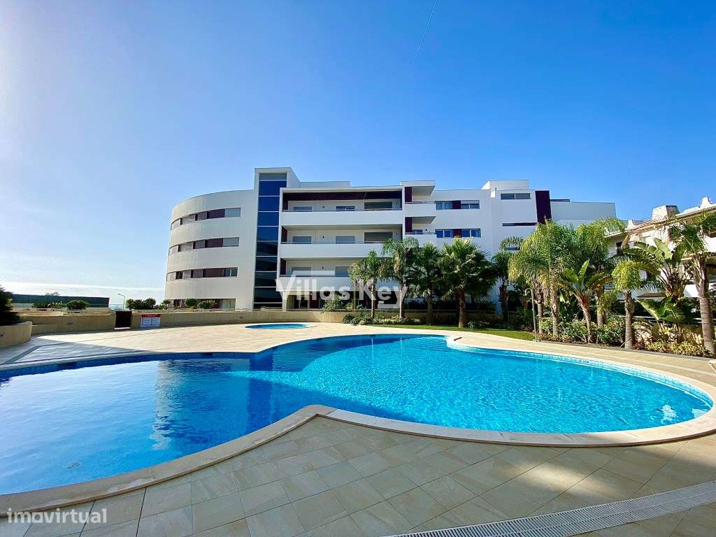 Apartamento de 2 quartos em condomínio de luxo próximo da praia - Grande imagem: 2/31