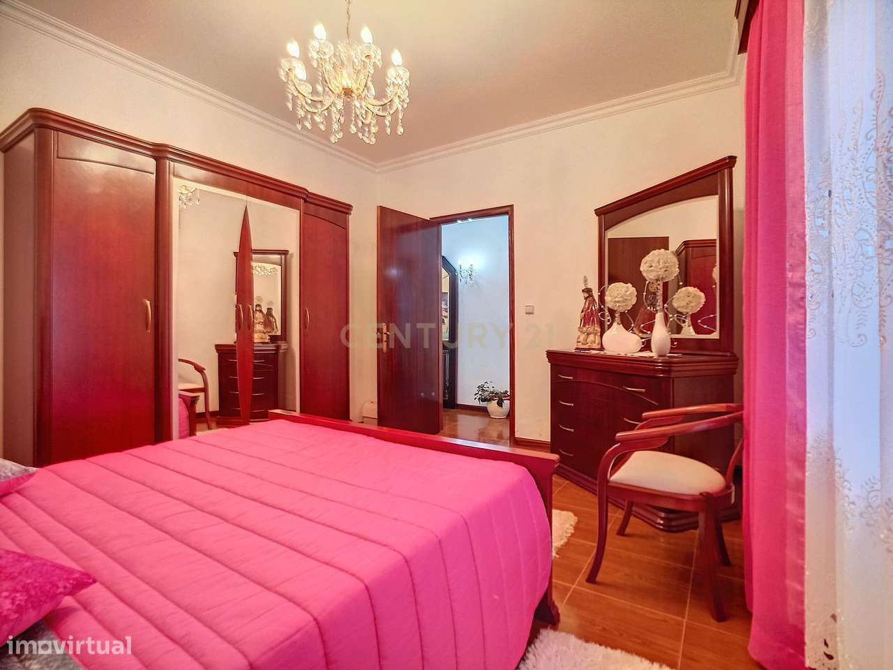 Exelente oportunidade! Moradia T4 localizada na freguesia dos Arrifes - Grande imagem: 5/29