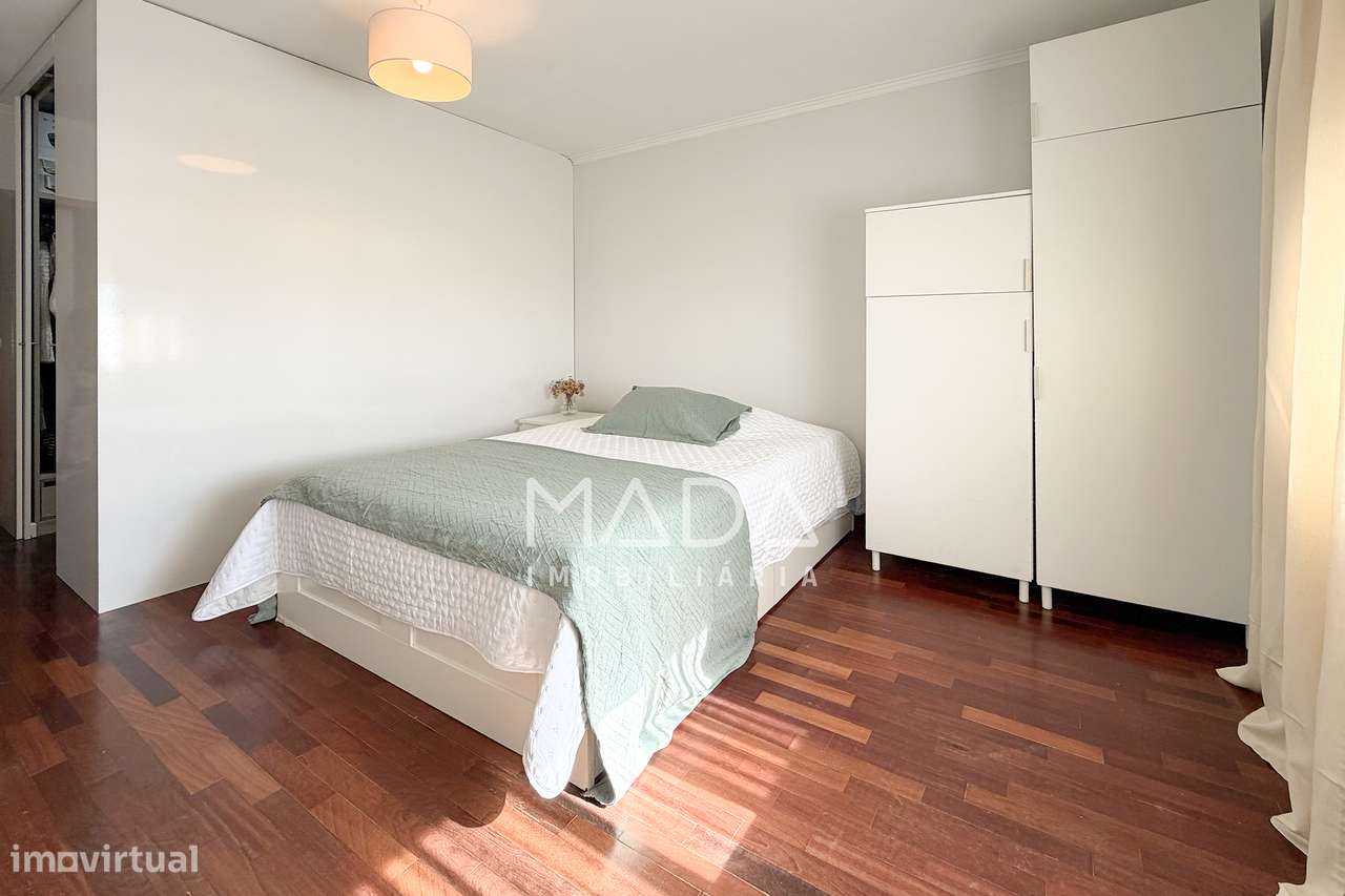 SEMI-RENOVADO Apart. T3 c/garagem na zona da Taberna Belga em Braga-12