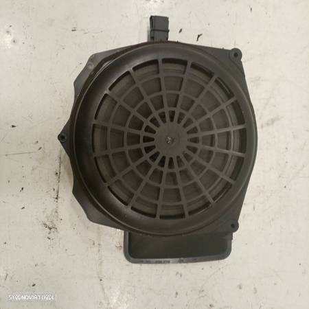 Subwoofer Audi A4 (8E2, B6) - 3