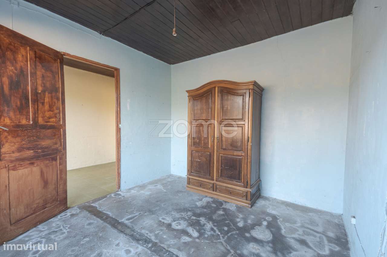 Conjunto Imobiliário com Moradia, Ruína e Terrenos na Ribeira Grande-5