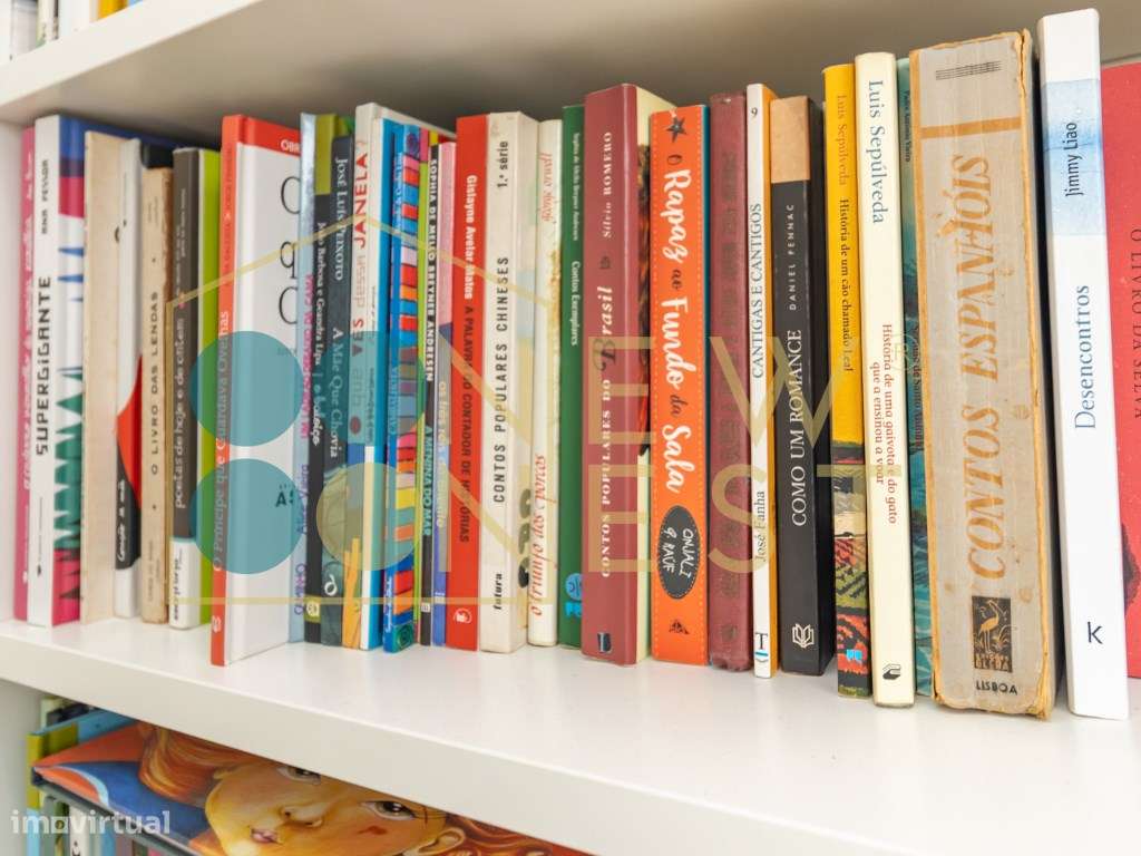 Moradia T3+1 em Banda como Nova com pátio e Vista Castelo de Palmel...-45