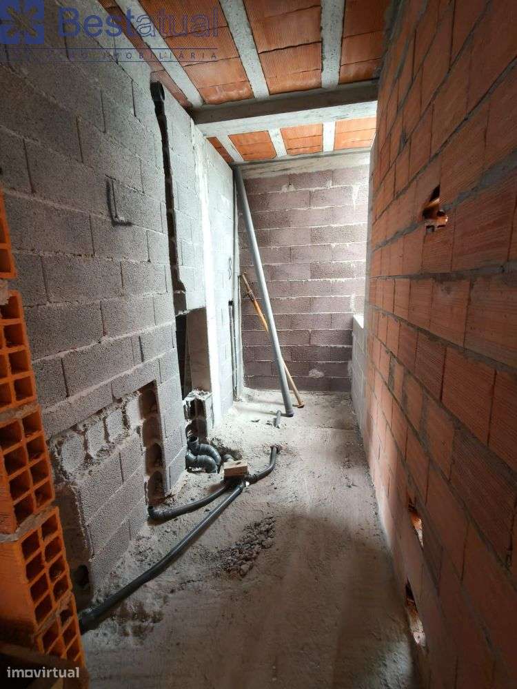 Moradia T 3 em fase de construção - Ótimos Acabamentos-24