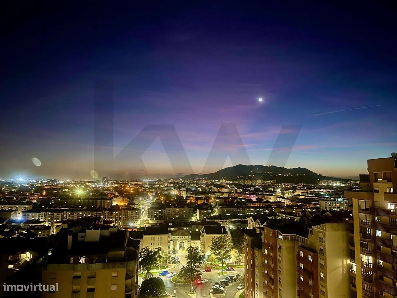 T4 no Último Piso com Terraço de 100m2 e Vista Panorâmica Deslumbrante-22