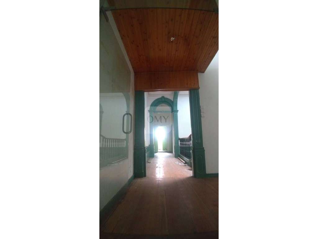 Imóvel Comercial e Habitacional no Centro Histórico de Vila Real - Grande imagem: 4/22