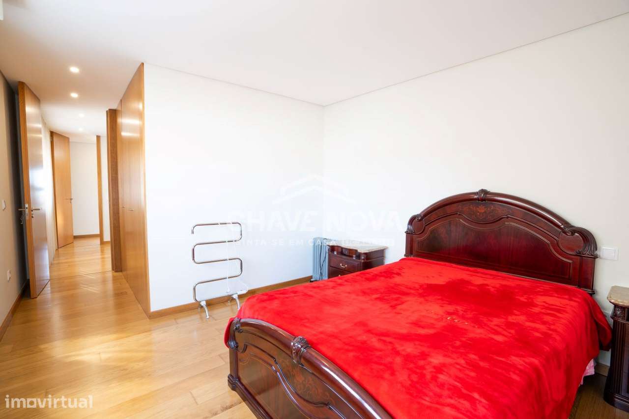 Moradia Geminada V3 Como Nova c/ Garagem Box em Canidelo-34