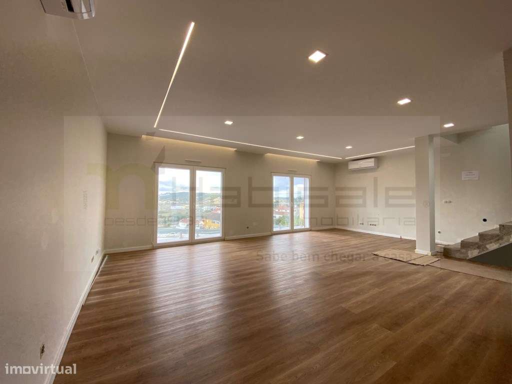 Moradia Geminada T3 garagem 60 m2 - Grande imagem: 5/35