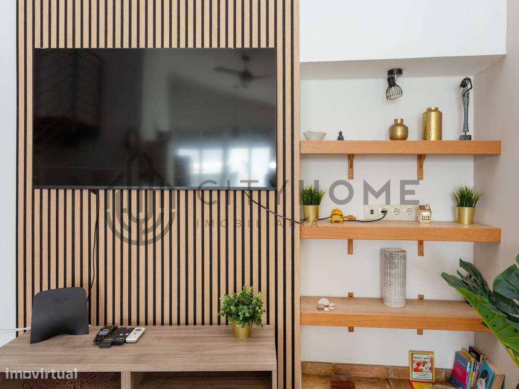 Moradia T5 remodelada, com garagem - Grande imagem: 5/42