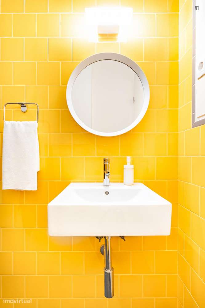 Quarto - localizado em Santo Ildefonso Porto - Grande imagem: 4/13