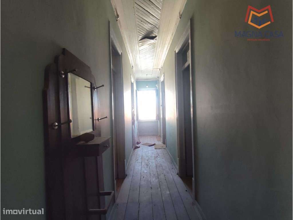 Moradia em Propriedade Total com 3 apartamentos T3, + 1 apartamento...-58