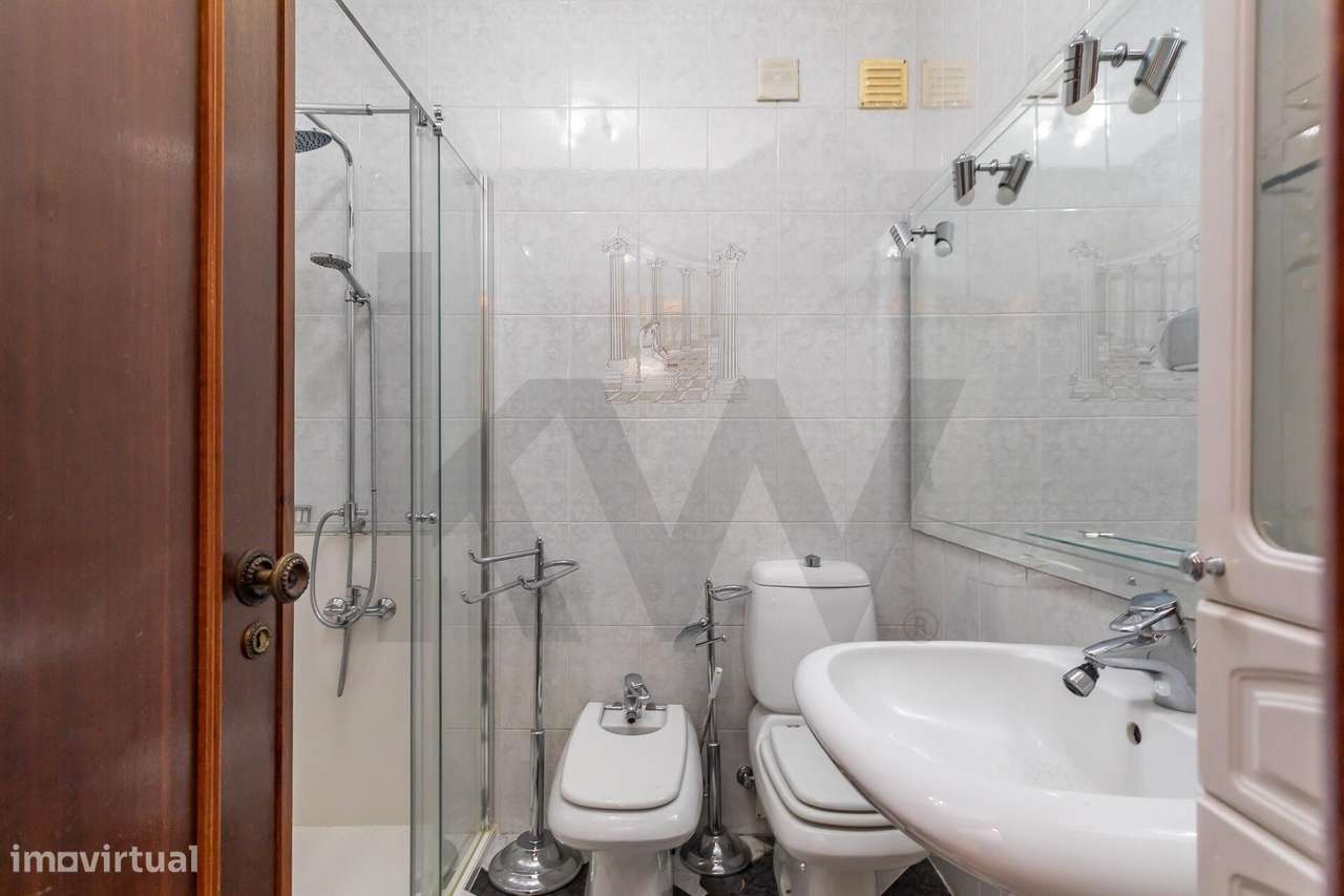 T2 com Vista Baía na Amora-12