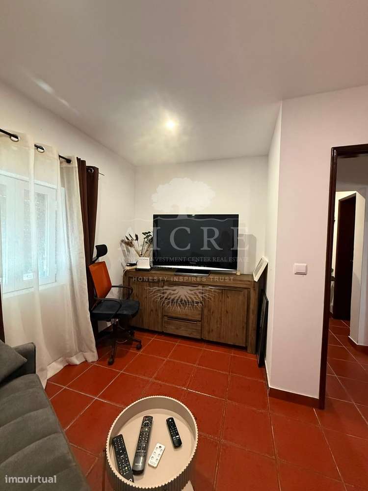 Moradia T2 localizada em Valverde-12