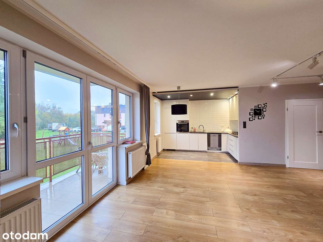 Brzozowicka, 3-pokojowy apartament z dużym balkonem, bez prowizji-5