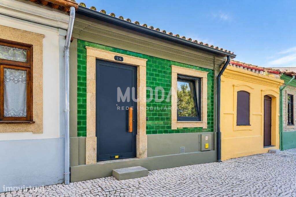 Moradia totalmente remodelada em 2025 — charme, modernidade e um jardi-54