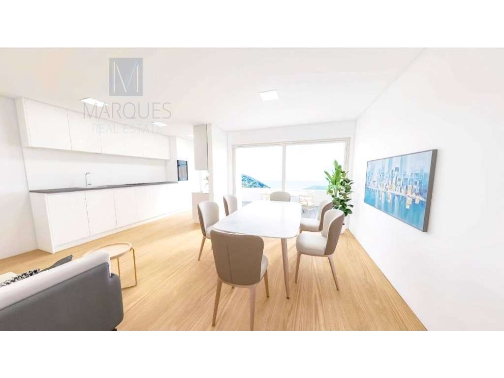 Apartamento T2+1 com Varanda e Parqueamento em Santana - Sesimbra-3