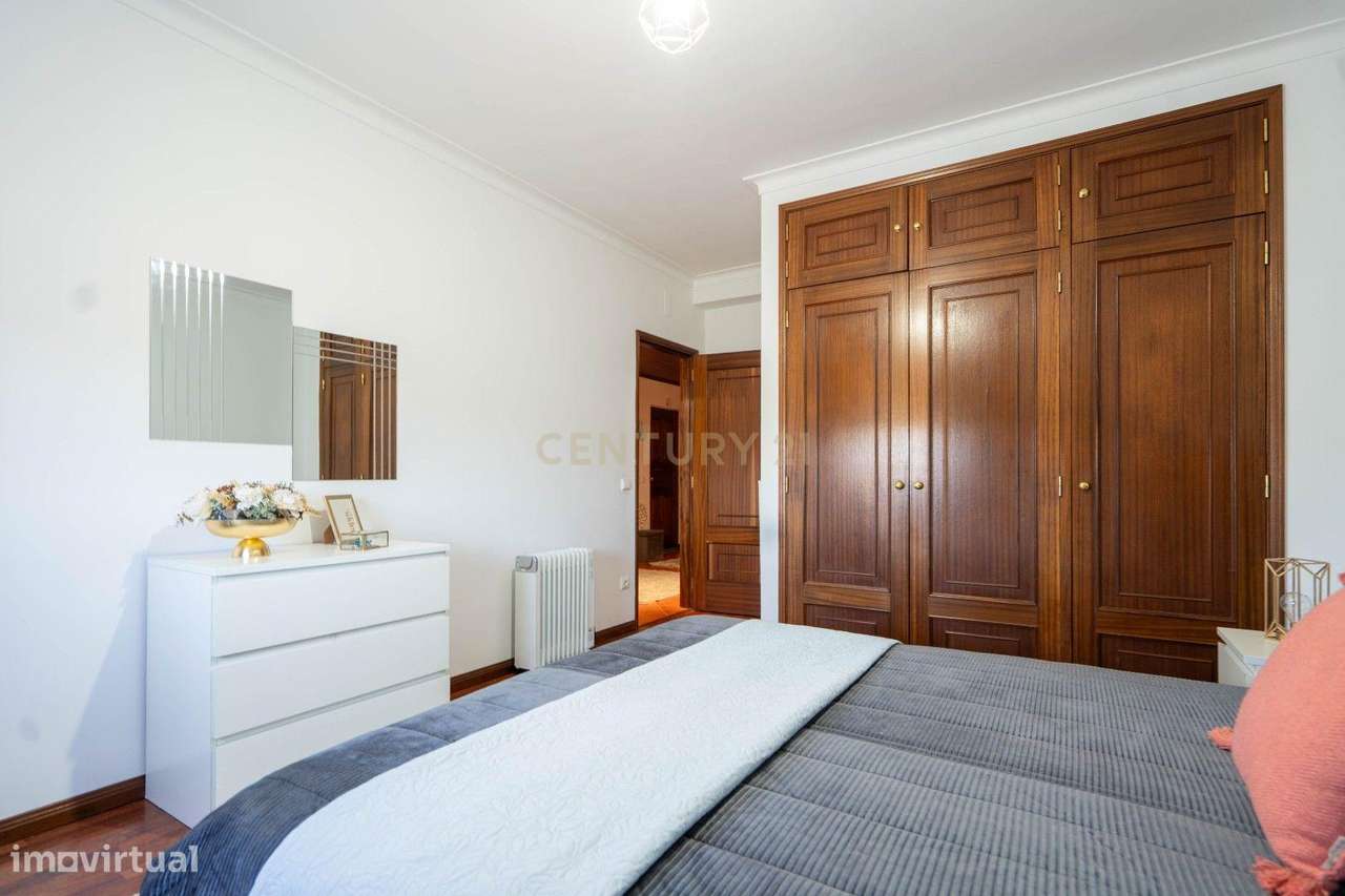 Apartamento T3 - Duplex - C/ garagem-17