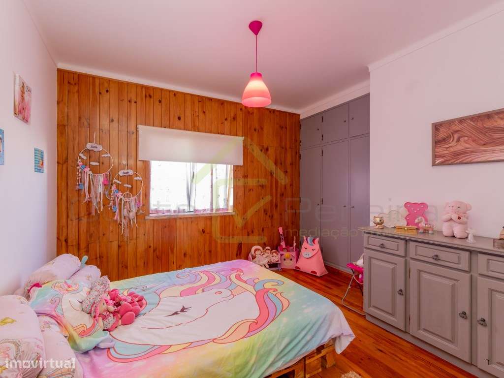 Quintinha com piscina inserida em terreno com 2950 m2-19