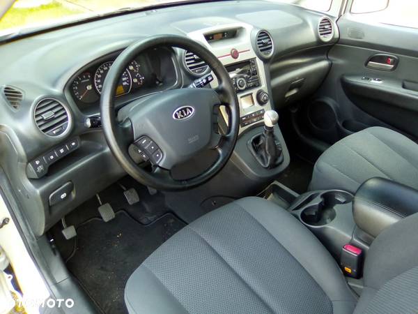 Kia Carens 2.0 CRDi Tour - 10