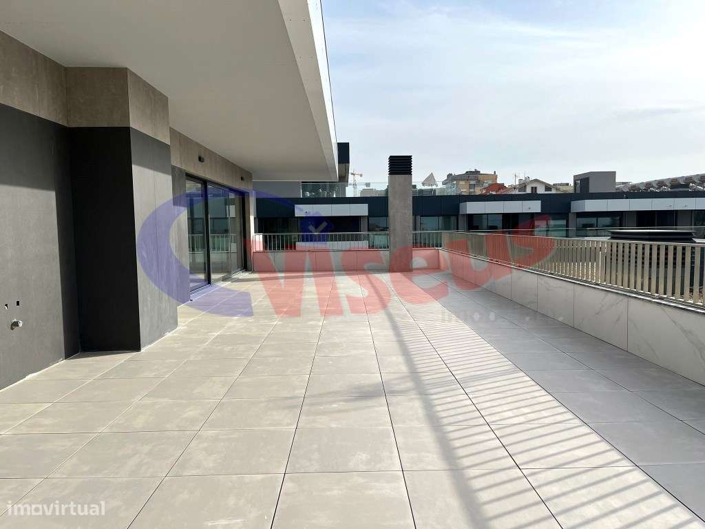 T4 Penthouse com Terraço Canidelo-16