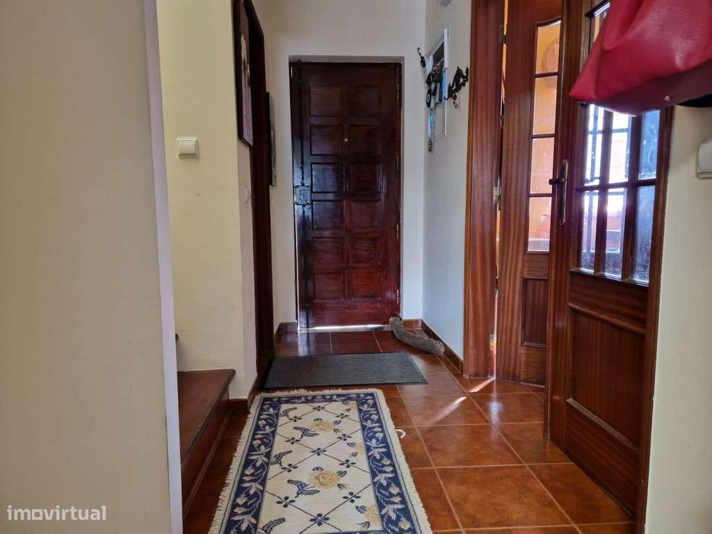 Moradia de 3 Pisos Com Garagem e Aproveitamento de Sótão-5