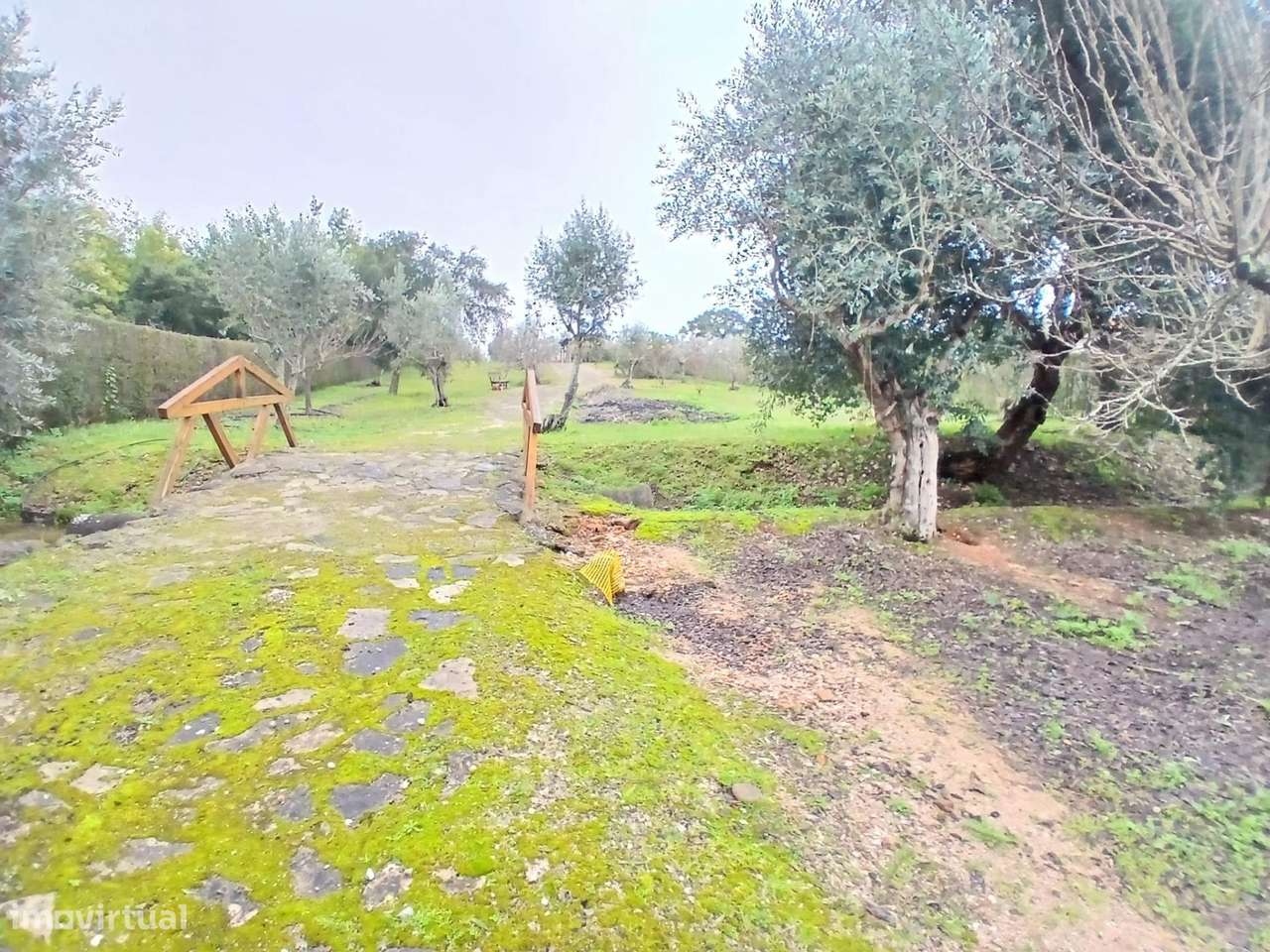 Moradia T4 com Piscina e Terreno Próxima de Constância-22