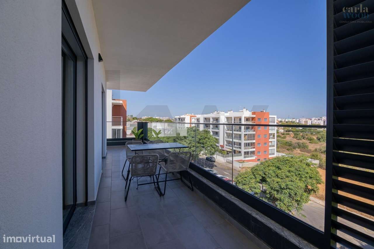 Excelente apartamento novo, localizado entre a cidade e o mar-22