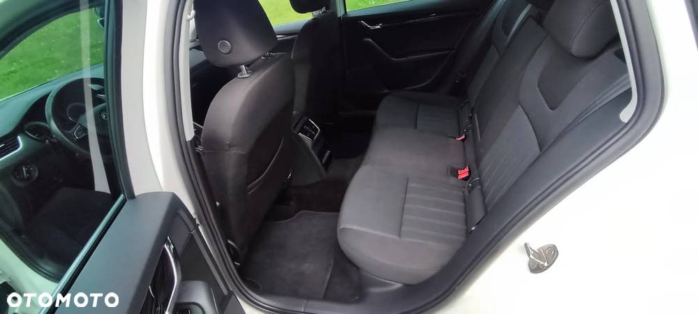 Skoda Octavia 2.0 TDI SCR Style DSG - 25