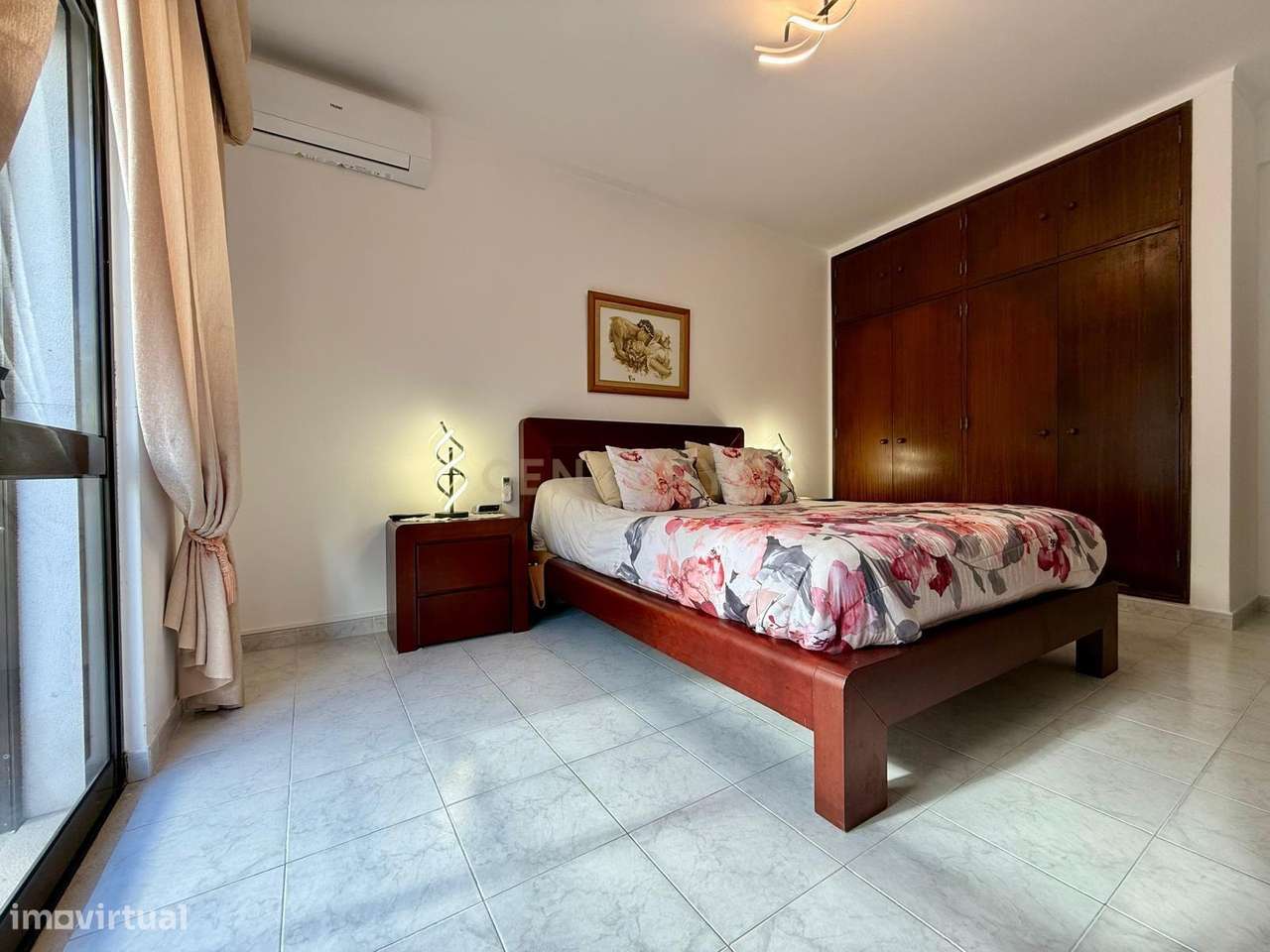 Moradia T3 em Olhão, com Terraço e Boa Exposição Solar na Baixa-7