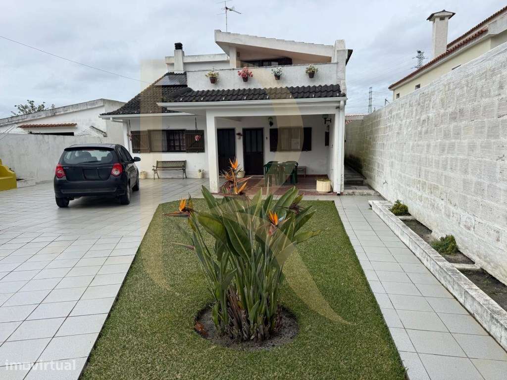 Moradia isolada T5 com piscina na Quinta da Lobateira - Fernão Ferro - Grande imagem: 4/40