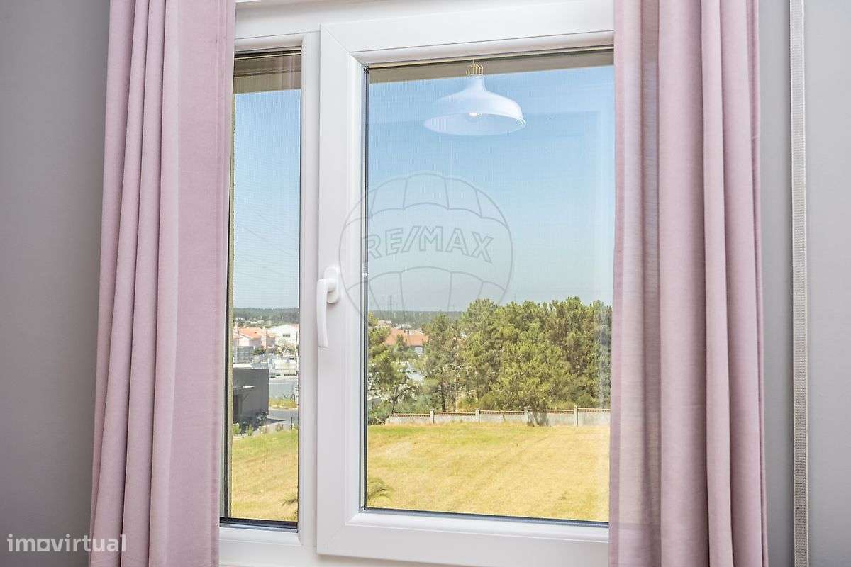 Apartamento T3 com box e varanda para Venda-33