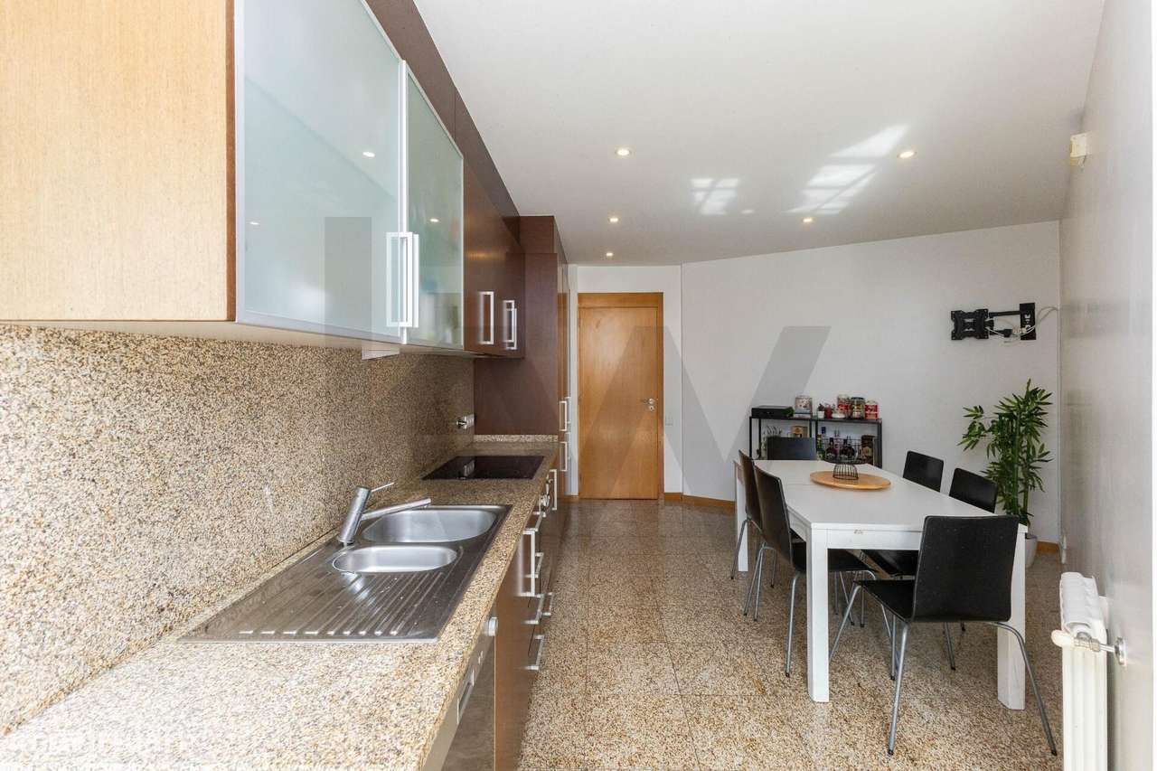 Apartamento T4 com garagem em Mourões, Póvoa de Varzim-12