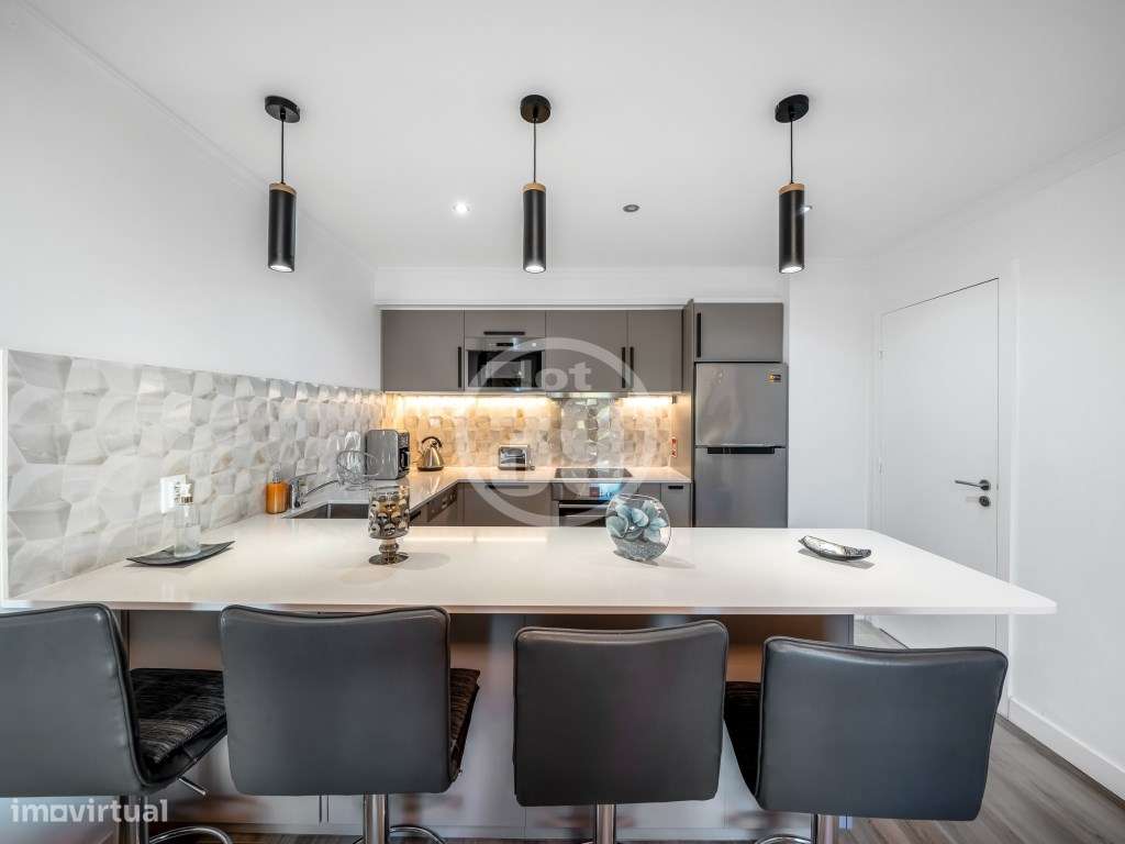 Apartamento T0+1 com Terraço Privativo e Licença AL | Torre da Medr...-9