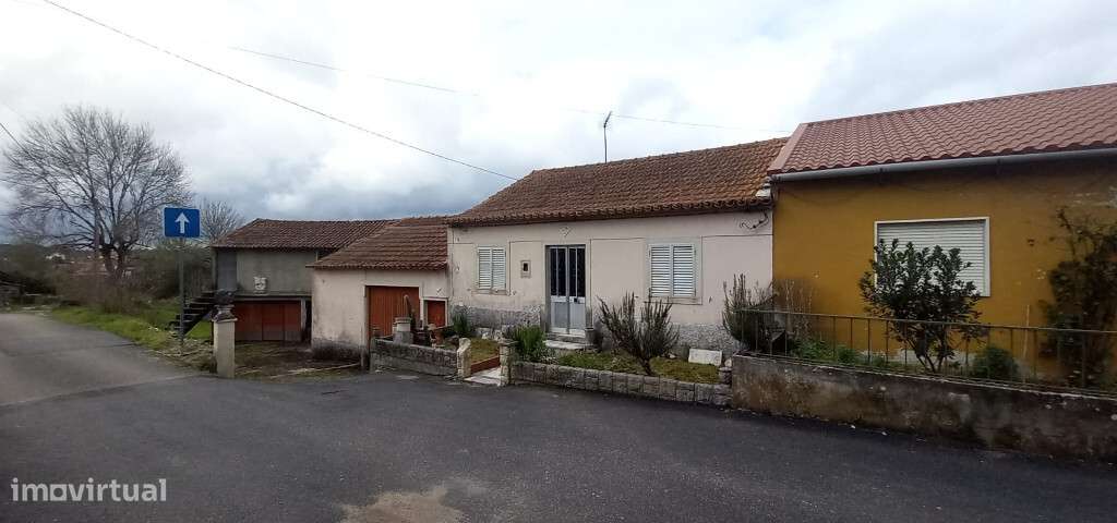 Moradia Geminada M3 com garagem em zona de São Martinho de Árvore - Grande imagem: 1/10