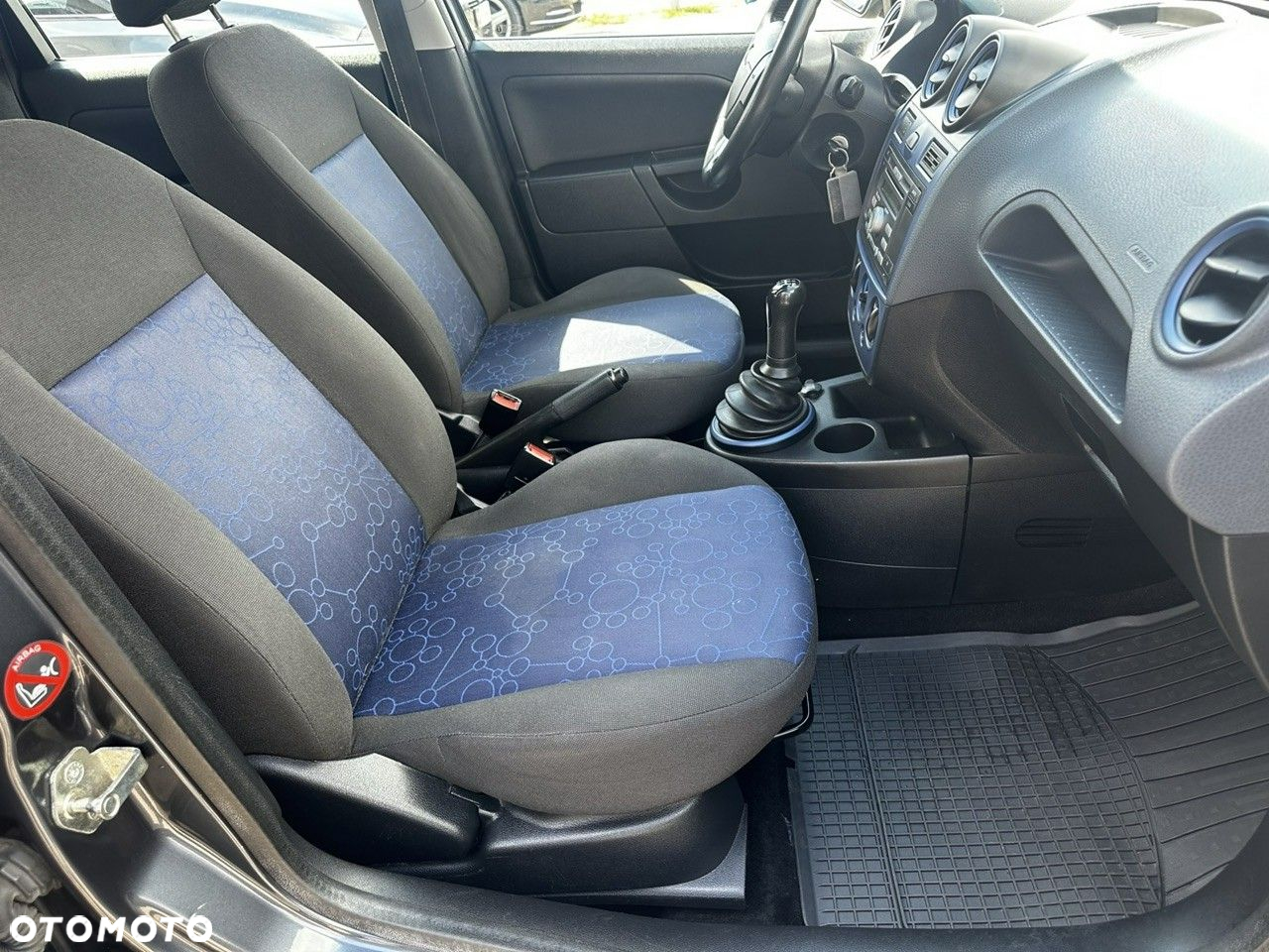 Ford Fiesta 1.3 Ambiente - 12