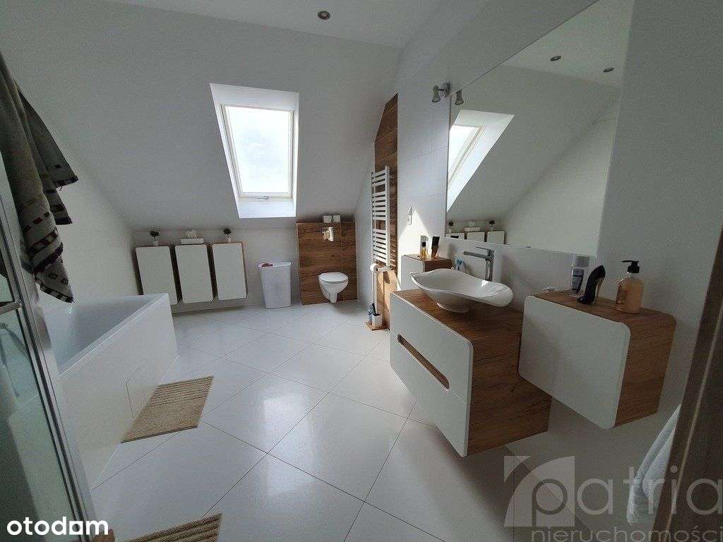 Wykończony dom wolnostojący w Dobrej-13