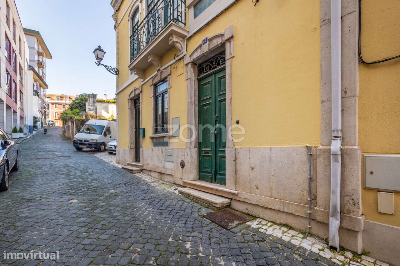 Prédio com grandes áreas no Centro de Leiria-47