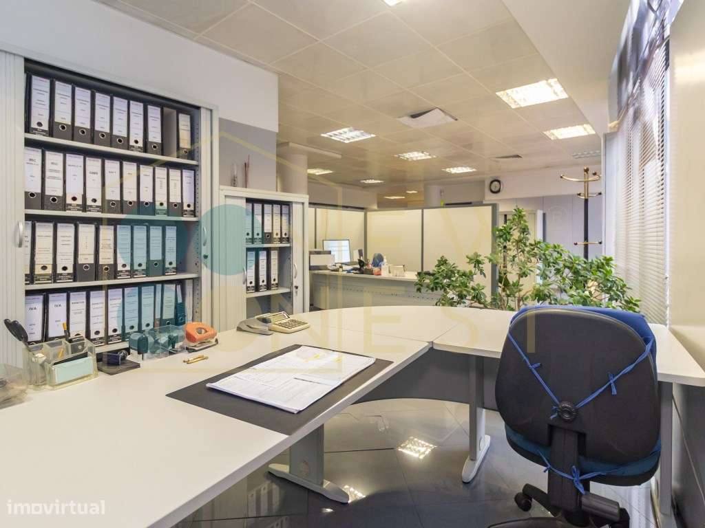 Escritório amplo com terraço de 77m2 na baixa de Setúbal, com possi...-17