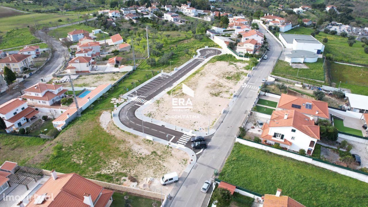 Lote localizado em Torres Novas