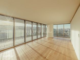Apartamento T2 com Terraço, no Infinity Tower, em Lisboa