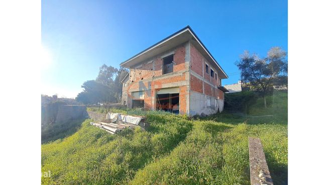 Moradia para acabamento em Vilarinho-5
